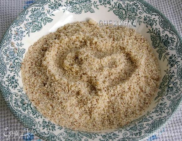 В итоге получается вот такая мука из фундука.