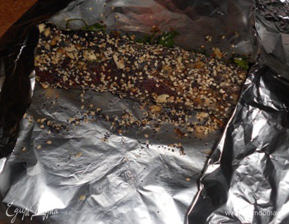 Заварачиваем таким образом: сначала края загибаем.