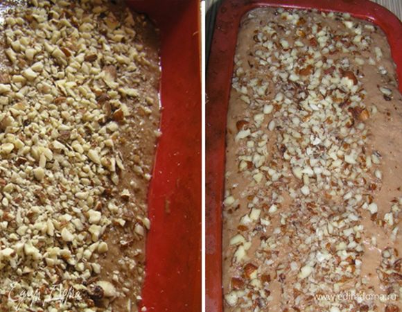 посыпать рубленным миндалем, накрыть и поставить в теплое место. Через 3 часа тесто увеличится вдвое - можно выпекать.