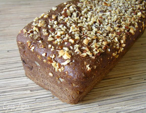 Остудить на решетке и подавать.