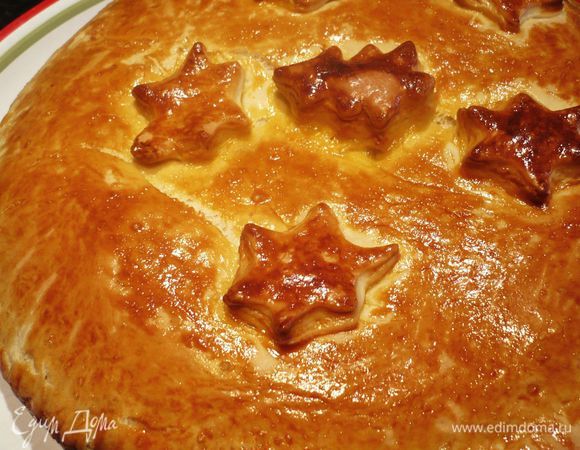 Милости прошу к столу, пирог готов! Приятного нам всем аппетита!