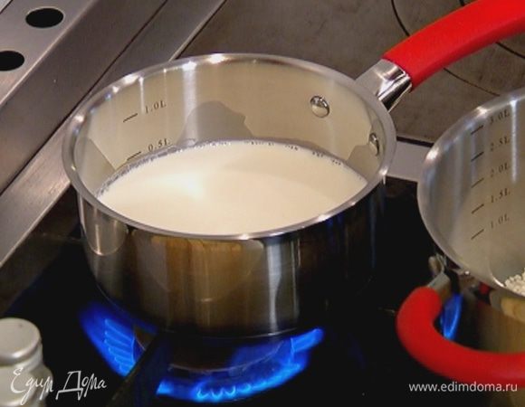 Молоко вскипятить.
