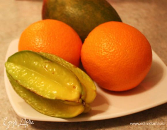 Начните с мытья фруктов теплой водой.