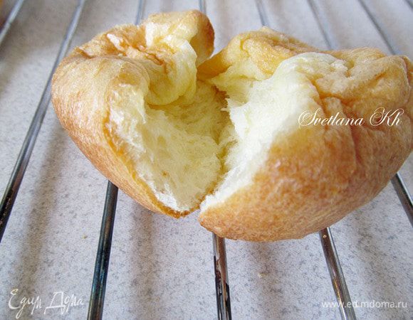 А эти из одноразовых форм, без разрыхлителя, с дыркой на дне.  Выбирайте, какие вам больше нравятся.