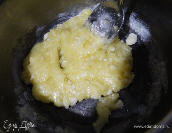 Добавить столовую ложку меда (полную, с горкой). Лучше, конечно же, использовать жидки мед, но если такого в наличии не имеется, то можно брать какой  есть.  В принципе, на качестве это не отразится. 