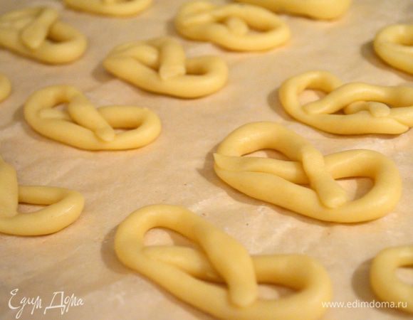 а второй лист я сделала в виде крендельков....