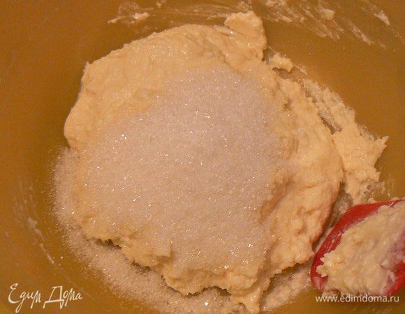 добавить сахар