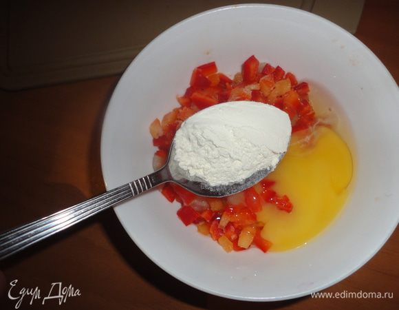 Добавить ложку муки.