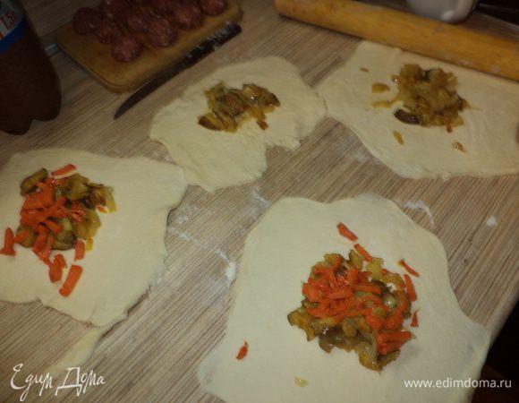 разложить слоем на тесто