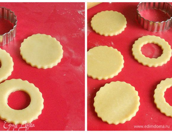 В миске взбейте масло и сахар до светлой кремовой массы, добавьте просеянную муку и рисовую, продолжайте перемешивать до однородности.
Соберите тесто в шар, заверните в плёнку и оставьте на 30 мин при комнатной t.

На присыпанной мукой поверхности раскатайте тесто до 1 см толщиной. Круглой формочкой в 10 см вырежьте 12 дисков, затем маленькой формочкой в 2,5 см на 6 дисках вырезать середину.