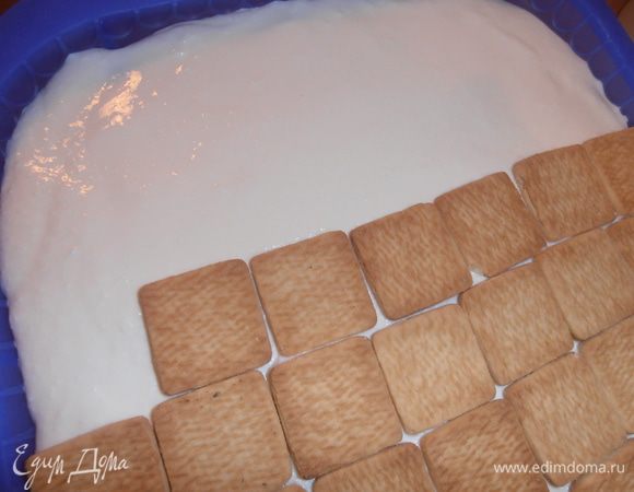 Но у меня было ванильное печенье и будем строить дно тортика.
