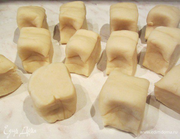 Порезать на небольшие квадратики.