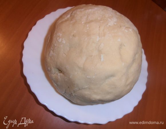 Колобок теста отправляем на час в холодильник.