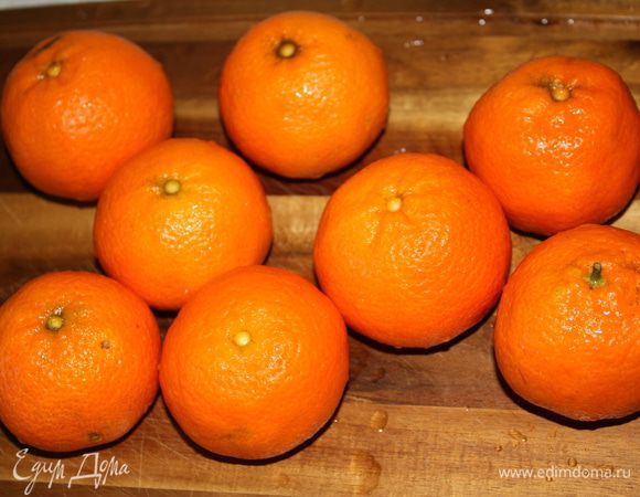 Мандарины тщательно помыть.