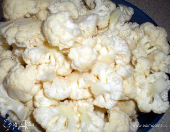 Капусту разобрать на соцветия и отварить на водяной бане 40-50 мин.