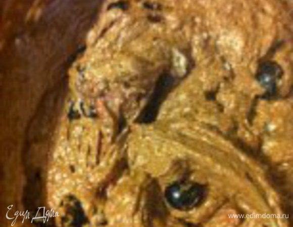 Добавить вторую половину взбитых белков и смородину - перемешиваем аккуратненько, чтобы не осели белки и не передавилась смородинка.