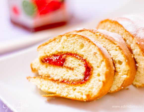 Посыпьте сахарной пудрой и подавайте.