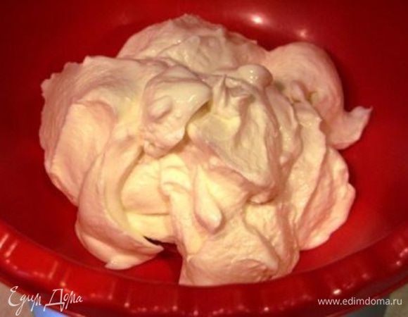 Если такой купить не удалось, купите обезжиренный творог, обязательно протрите через сито, смешайте с нат. йогуртом и 1 ст. л. кефира. Должна получиться вот такая вот масса.