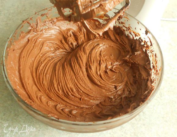 Миксером взбить остывший ганаш до гладкости. 