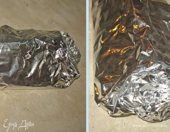 Аккуратно при помощи фольги поднимаем крайние печенюшки и складываем домик. Закрываем края и ставим в холодильник минимум на 2 часа, лучше на ночь.