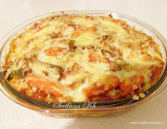 Готовую энчиладу можно нарезать ножом, а можно разделять на рулетики и подавать. Украсить зеленью. Угодила, мужу  очень понравилось.