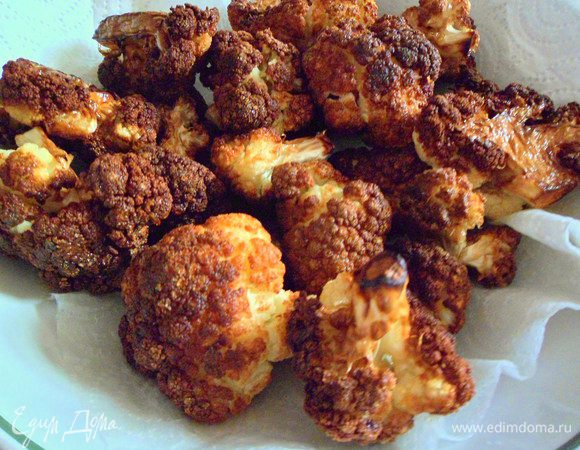 Цветную капусту делим на соцветия, моем, обсушиваем и также обжариваем