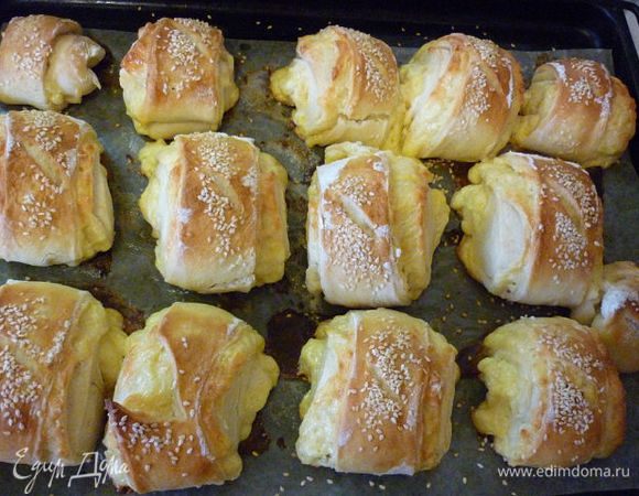 и вы тоже срочно за стол, а то мало ли что.............