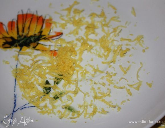 Натираем цедру и отправляем в блендер.