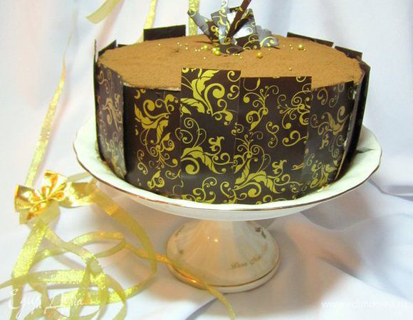 Покрыт кремом или украсить шоколадом.