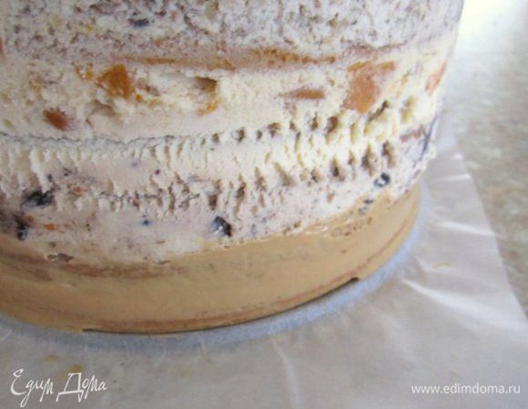 Достать торт из формы.