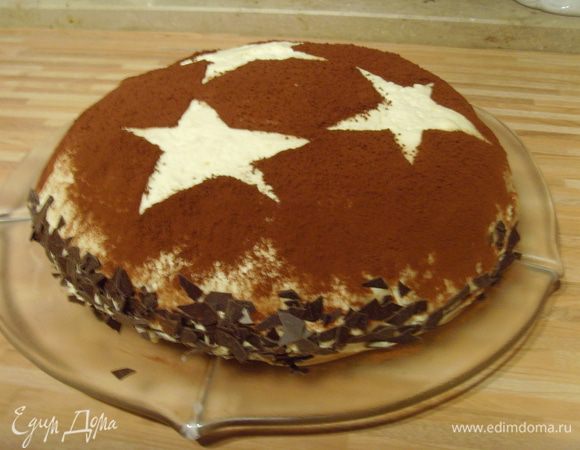 Для теста  желтки отделить от белков. Белки взбить с добавлением щепотки соли, постепенно добавляя сахар,  в крепкую пену. Желтки  разболтать и добавить к белкам.
Смешать муку с какао-порошком и корицей.
Смесь просеять и аккуратно смешать с белково-яичной массой.









