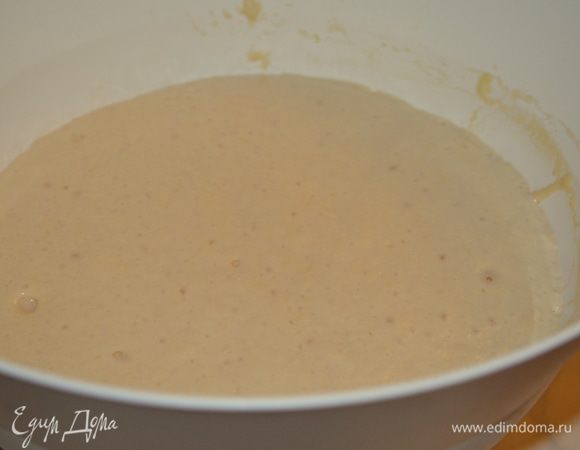 вот что у меня стало через 1.5 часа...тесто великолепно поднялось, это всегда очень радует! =)) но оно еще очень мягкое, теперь его надо вымесить....