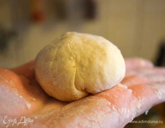 из каждого кусочка сформировать ровный шарик