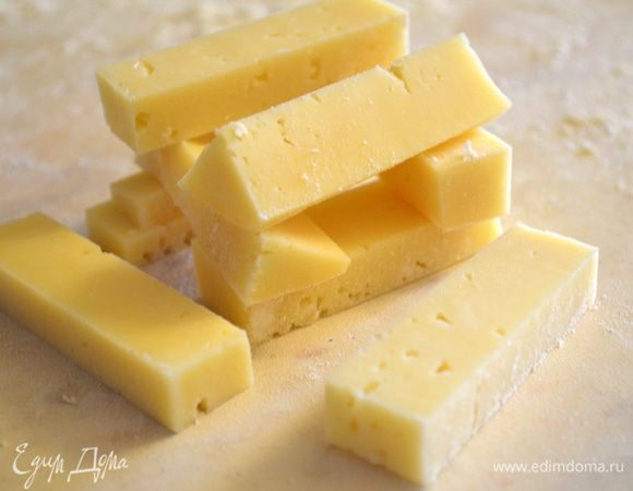 сыр надо нарезать на 8 равных брусочков