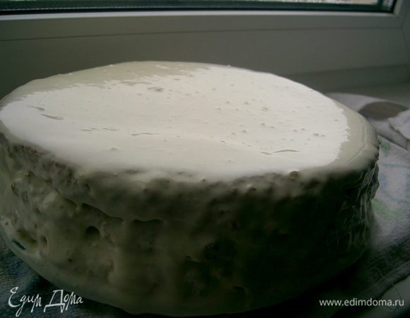 3. Крем:
2 банки сгущенки перемешать со сливочным маслом, ванилью. 
Смазать все коржи.