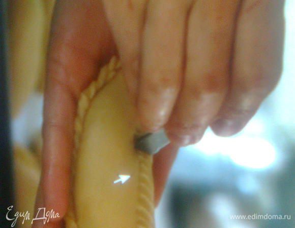 Дальше мы делаем узоры на шекербура приспособлением, который у нас называется «Наггаш». Можно без узоров. 