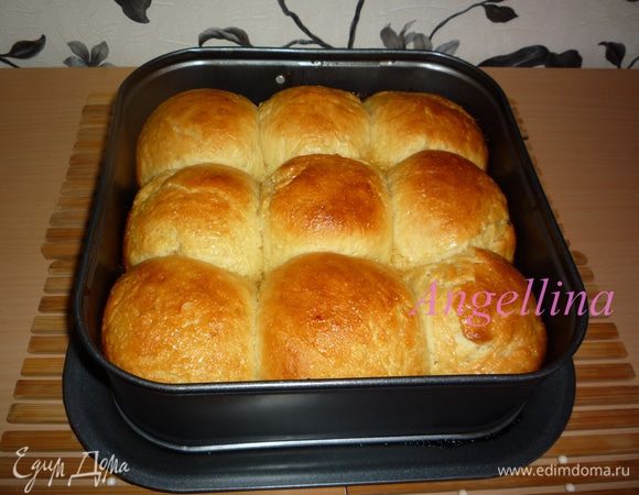Готовые булочки накрыть полотенцем. Приятного аппетита!