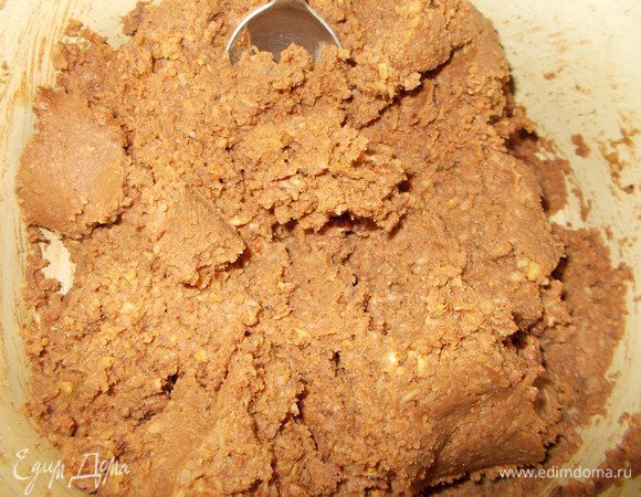 В соус высыпаем массу из измельченных каштанов,и вымешиваем до однородного состояния:)