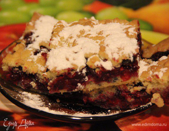 Как остынет режим на кусочки и посыпаем сахарной пудрой (по вкусу). 