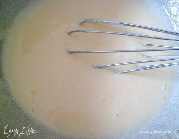 2 яйца взбиваем с 1 стаканом сахара
