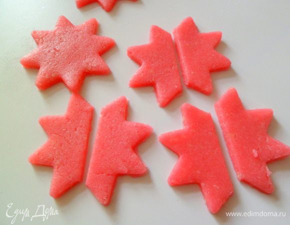 каждую звездочку разрезаем пополам