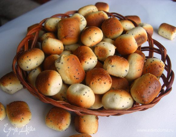 Выпекать  минут  15 - 20, до золотистого цвета. 
Вкусней всего  с какао или  молоком,  и даже  не обязательно маковым!!! Угощайтесь!!!