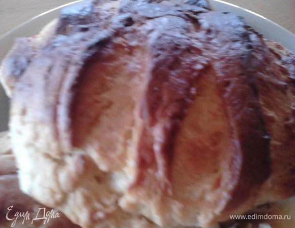 ... достаём из духовки, даём чуток остыть и наслаждаемся сказочным ароматом, хрустящей корочкой и воздушным, чуть слоистым мякишем... 