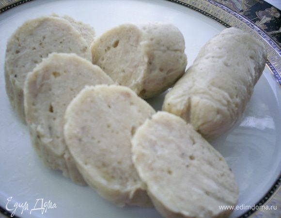 Отвариваем сардельки в кипящей воде 10 минут. Очень вкусно как в холодном так и в горячем виде. P.S.Сардельки можно заготовить впрок и заморозить в морозилке, тогда  увеличьте время варки на 5 минут.