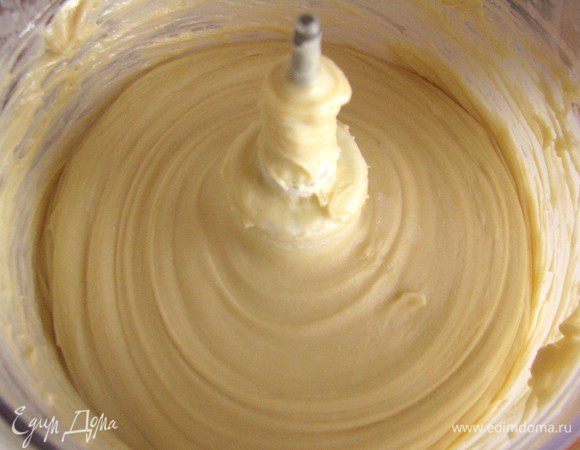 Вымешиваем тесто еще 5 минут.