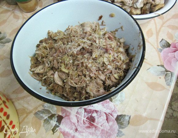 мясо режу мелко и проверяю чтоб не было мелких косточек