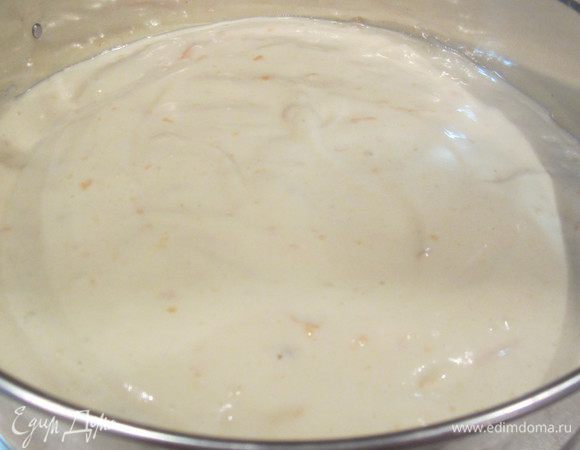 Влить  тесто в форму, утрамбовать слегка,выровнять лопаткой и поставить в духовку при т. 180 гр. на 30-40 минут.Палочкой проверять готовность, но уже в конце выпекания, если полностью сухая, готово.