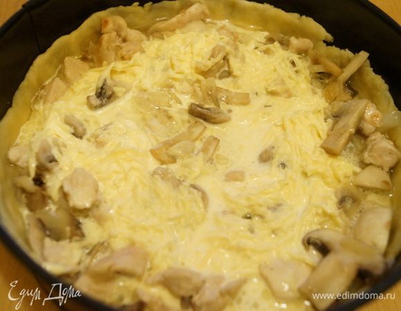 Сверху полить заливкой.