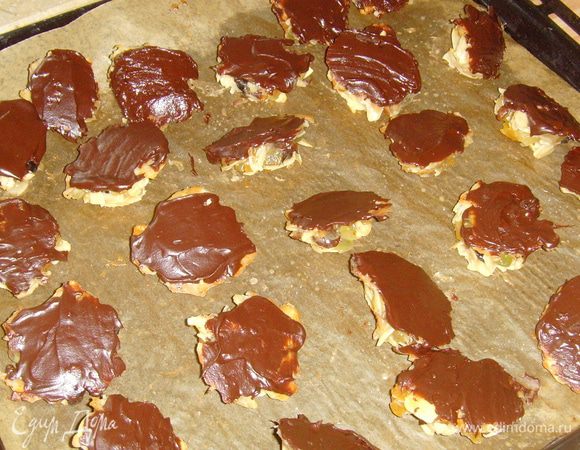 смазать донышко каждого флорентина растопленным шоколадом и дать им подсохнуть.