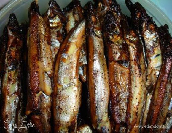 Через время (когда рыба остынет) можно переложить в удобную посуду вместе с маслом. Приятного аппетита!